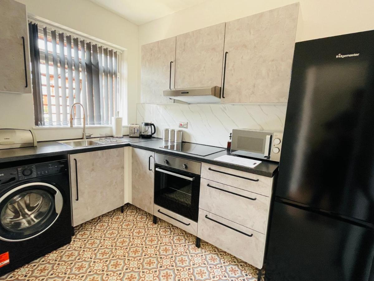 Lovely 2 Bed Apartment, Arnold Town Centre. 노팅엄 외부 사진